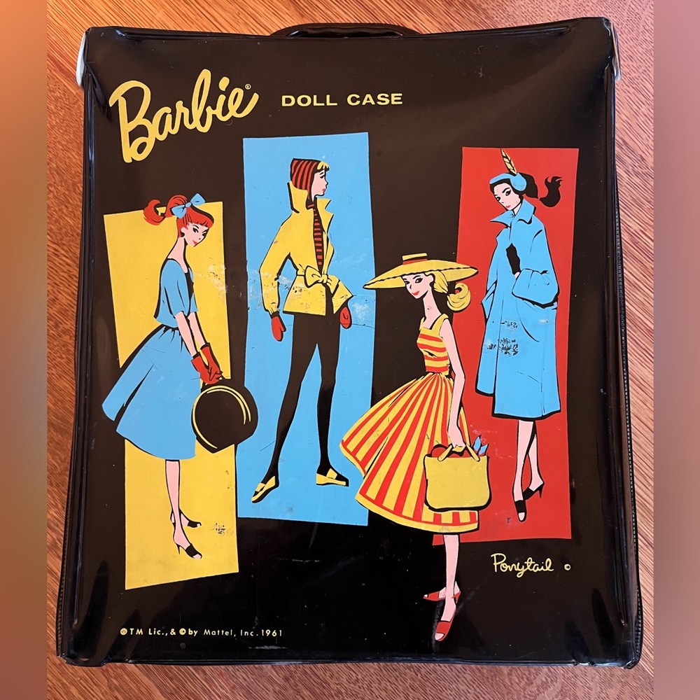 Vintage 1961 iconic Barbie carrying case